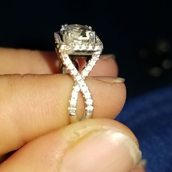 4 Pretty Rings - Picture 4 of 12